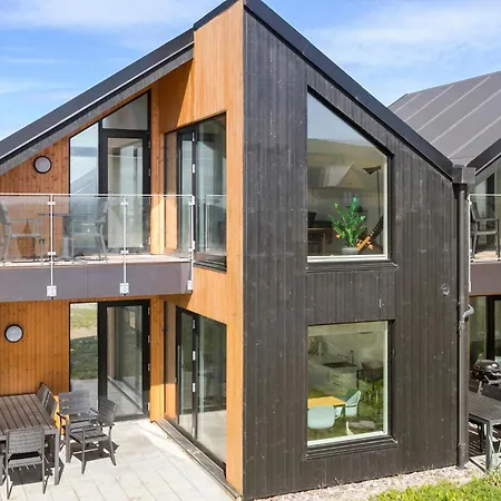 Kysthusene, Lejl 25 *