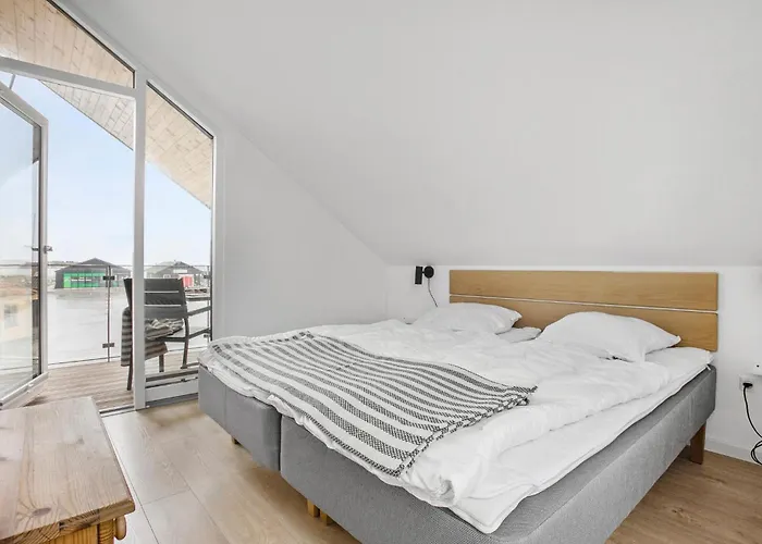 Kysthusene, Lejl 25 *